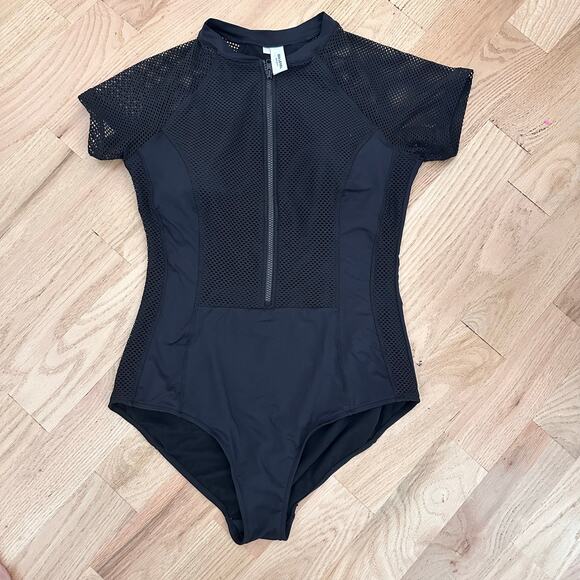 Sea Level Australia Black One Piece 17" PTP - Picture 2 of 6